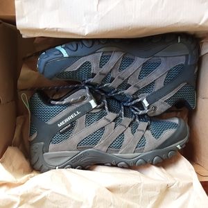 Women's Merrell hiking boots size 9.5 blue and gray